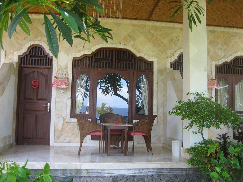 Double One Villas Amed  Exterior photo