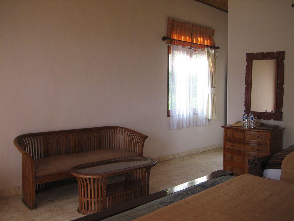 Double One Villas Amed  Exterior photo